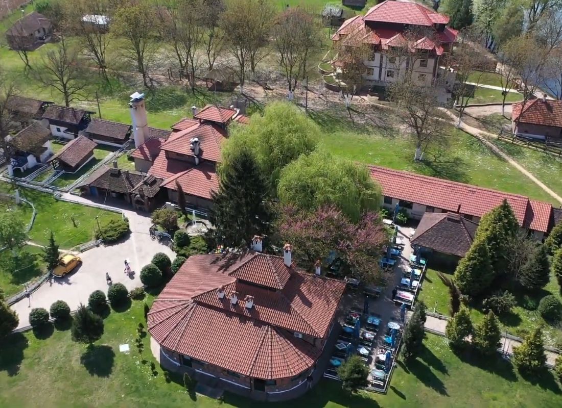 Sunčana Reka iz drona etno selo